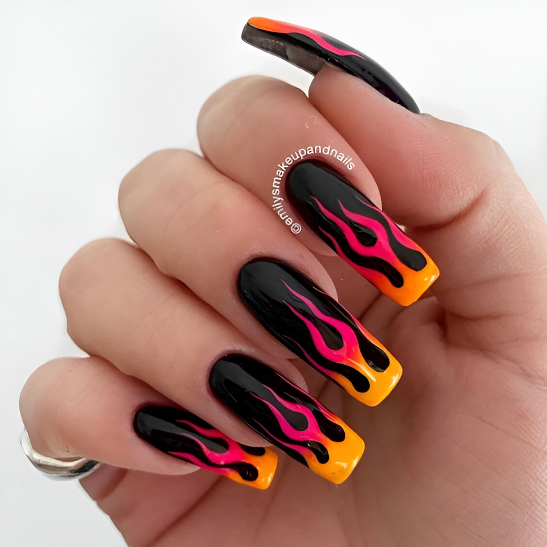 25 Fabulous Flame Nail Ideas To Make You The Hottest Girl - 173